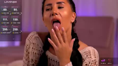 Snapshot of anarhodes chatting on 30, 10, 2025 Anna online show from 30, 10, 2025