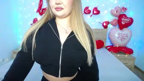 anastacyyellig online show from 8, 2, 2025