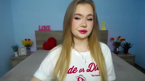 anastacyyellig online show from 10, 3, 2025