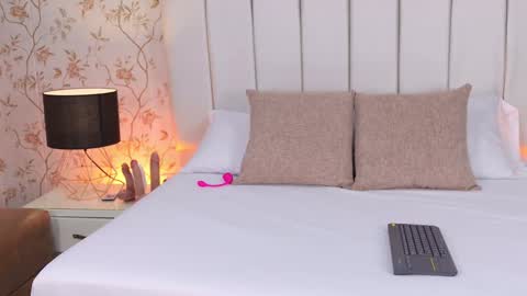 Mia online show from 1, 10, 2025