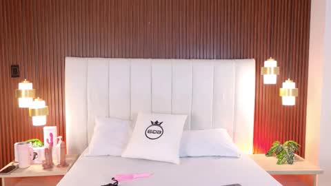 Mia online show from 23, 10, 2025