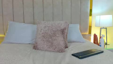 Mia online show from 7, 3, 2026