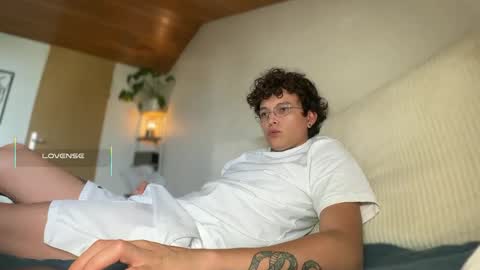 Snapshot of anddres_boss chatting on 22, 9, 2025 Tell Me ANDRESS ----- online show from 22, 9, 2025