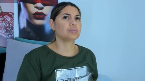 Snapshot of andhrea_vale chatting on 14, 1, 2026 Andrea online show from 14, 1, 2026