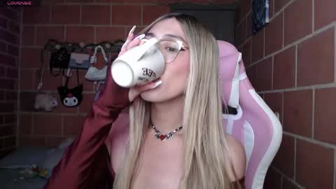 Andrea  online show from 9, 5, 2026