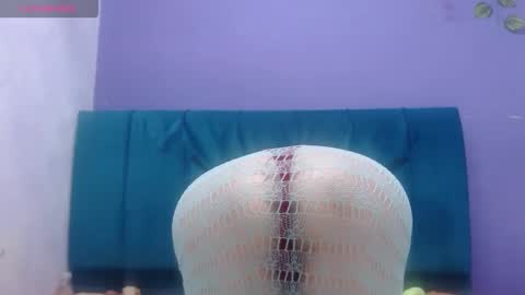 ANDREA LOPEZ online show from 5, 2, 2026