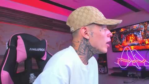 Snapshot of andrees_s chatting on 3, 11, 2025 andrees_s online show from 3, 11, 2025