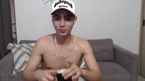 Snapshot of andres_2977 chatting on 3, 8, 2026 Andres 2977 online show from 3, 8, 2026