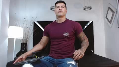 Snapshot of andres_clark chatting on 21, 2, 2025 insta andres clark online show from 21, 2, 2025