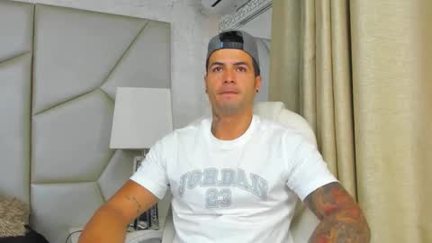 Snapshot of andres_clark chatting on 21, 9, 2025 insta andres clark online show from 21, 9, 2025