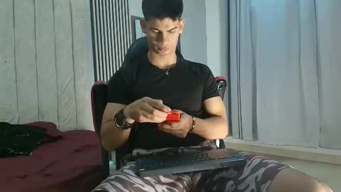 Snapshot of andres_stud chatting on 30, 9, 2025 andres_stud online show from 30, 9, 2025