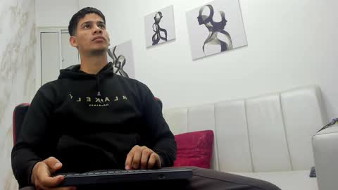 Snapshot of andres_stud chatting on 14, 10, 2025 andres_stud online show from 14, 10, 2025