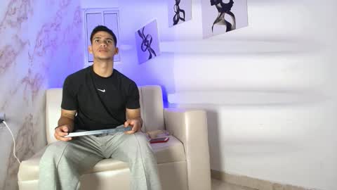 Snapshot of andres_stud chatting on 4, 11, 2025 andres_stud online show from 4, 11, 2025