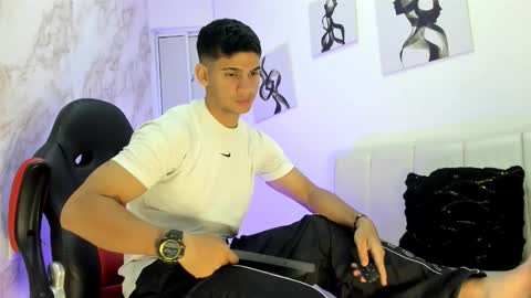 Snapshot of andres_stud chatting on 10, 11, 2025 andres_stud online show from 10, 11, 2025