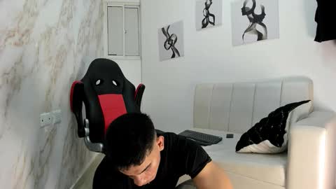 Snapshot of andres_stud chatting on 23, 11, 2025 andres_stud online show from 23, 11, 2025