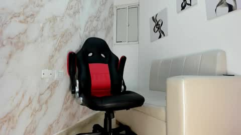 Snapshot of andres_stud chatting on 26, 11, 2025 andres_stud online show from 26, 11, 2025