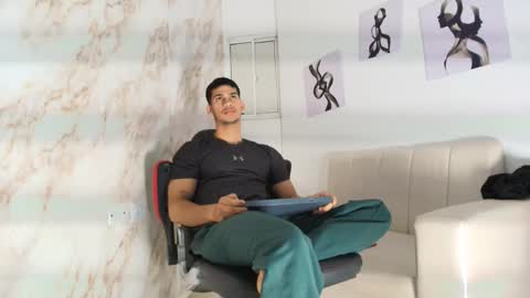 Snapshot of andres_stud chatting on 29, 11, 2025 andres_stud online show from 29, 11, 2025