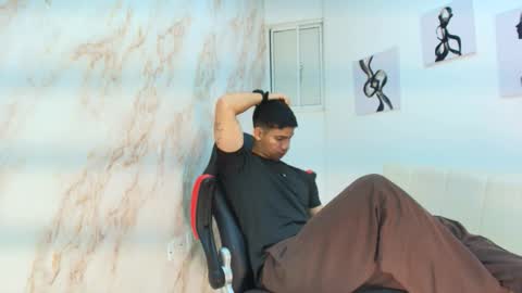 Snapshot of andres_stud chatting on 3, 12, 2025 andres_stud online show from 3, 12, 2025
