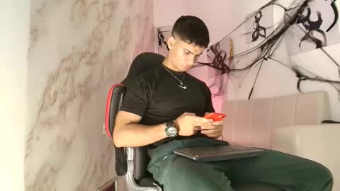 Snapshot of andres_stud777 chatting on 26, 10, 2025 ANDRES online show from 26, 10, 2025