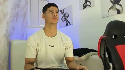 Snapshot of andres_stud777 chatting on 18, 11, 2025 ANDRES online show from 18, 11, 2025