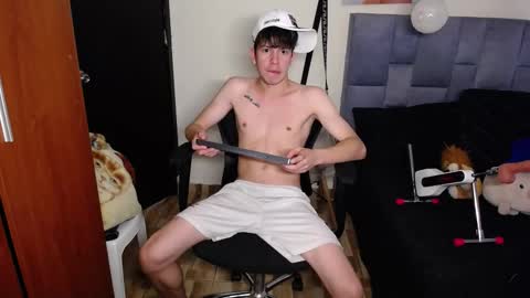 Snapshot of andrew_angels chatting on 24, 11, 2025 andrew_angels online show from 24, 11, 2025