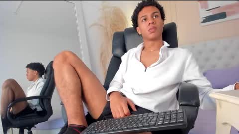 Snapshot of andrew_burnss chatting on 12, 11, 2025 andrew_burnss online show from 12, 11, 2025