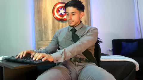 Andrew online show from 8, 3, 2025