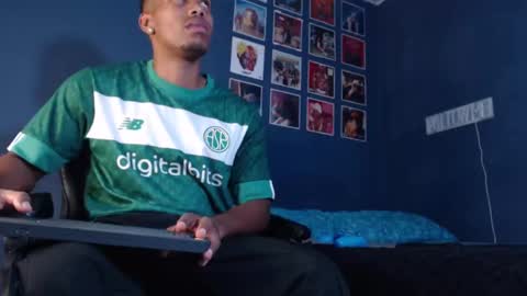 Snapshot of andrew_hoult chatting on 13, 1, 2025 Andrew online show from 13, 1, 2025