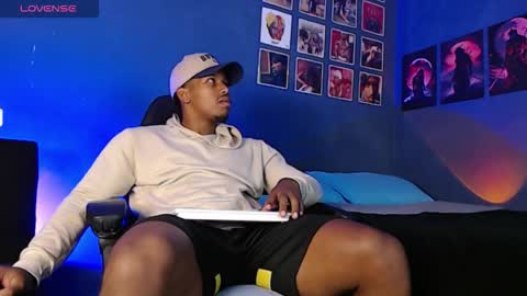 Snapshot of andrew_hoult chatting on 16, 10, 2025 Andrew online show from 16, 10, 2025