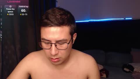 Snapshot of andrewmhilton_ chatting on 1, 12, 2025 andrewmhilton_ online show from 1, 12, 2025