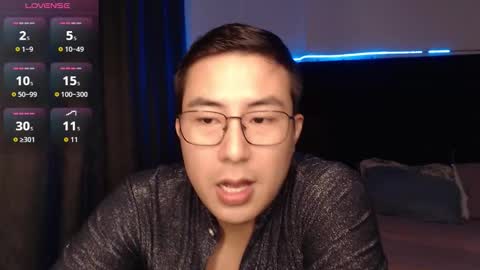 Snapshot of andrewmhilton_ chatting on 16, 12, 2025 andrewmhilton_ online show from 16, 12, 2025