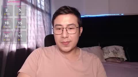 Snapshot of andrewmhilton_ chatting on 12, 1, 2026 andrewmhilton_ online show from 12, 1, 2026
