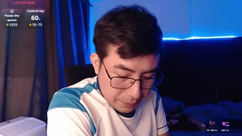 andrewmhilton_ online show from 25, 7, 2026