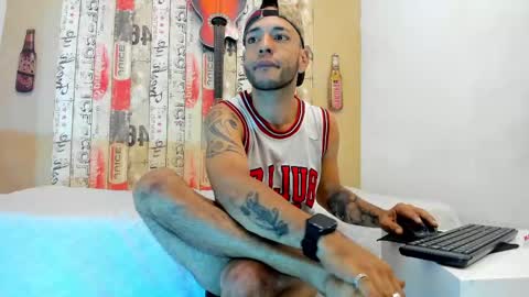 Snapshot of andrey_u92 chatting on 8, 3, 2025 online show from 8, 3, 2025