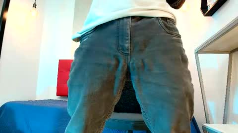 Snapshot of andrey_u92 chatting on 8, 10, 2025 online show from 8, 10, 2025