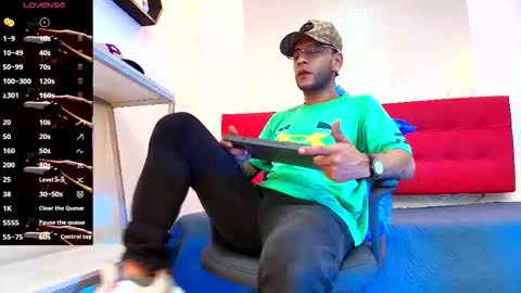 Snapshot of andrey_u92 chatting on 19, 10, 2025 online show from 19, 10, 2025