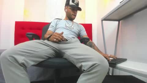   online show from 4, 12, 2025