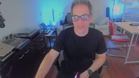 Snapshot of andy0pandi chatting on 10, 9, 2025 Andrew online show from 10, 9, 2025