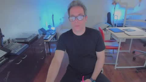 Snapshot of andy0pandi chatting on 25, 9, 2025 Andrew online show from 25, 9, 2025