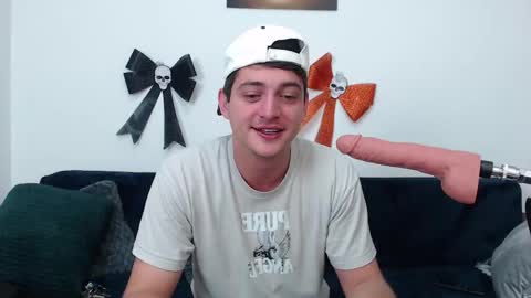 Snapshot of andyfame1 chatting on 26, 10, 2025 Andy Fame online show from 26, 10, 2025