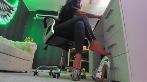 Anne online show from 12, 1, 2025