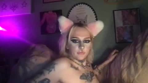 Snapshot of ang3lmorgu3 chatting on 13, 12, 2025 ang3lmorgu3 online show from 13, 12, 2025