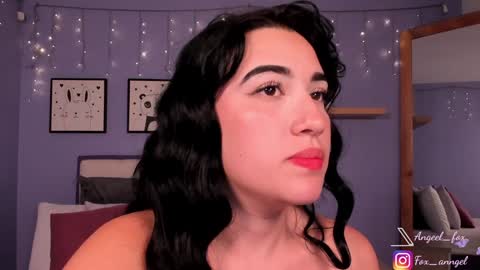 Snapshot of angeel_fox chatting on 12, 1, 2025 Angel online show from 12, 1, 2025