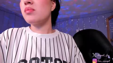 Snapshot of angeel_fox chatting on 11, 3, 2025 Angel online show from 11, 3, 2025