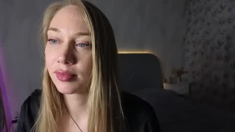 Snapshot of angel__blonde_ chatting on 9, 10, 2025 angel blonde online show from 9, 10, 2025