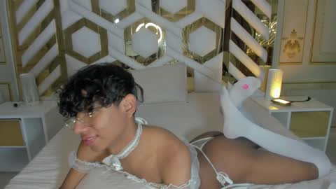 Snapshot of angel__sweet18 chatting on 6, 1, 2025 online show from 6, 1, 2025