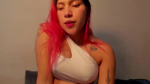 Angie indepent model online show from 18, 1, 2025