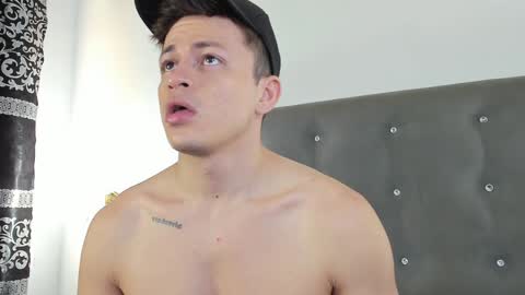 Angel Cuervo online show from 2, 1, 2025