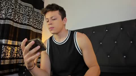 Angel Cuervo online show from 25, 1, 2025