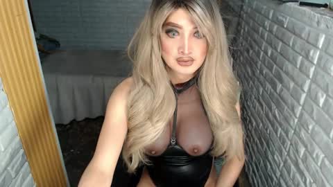 Snapshot of angel_cumming chatting on 14, 9, 2025 angels street online show from 14, 9, 2025